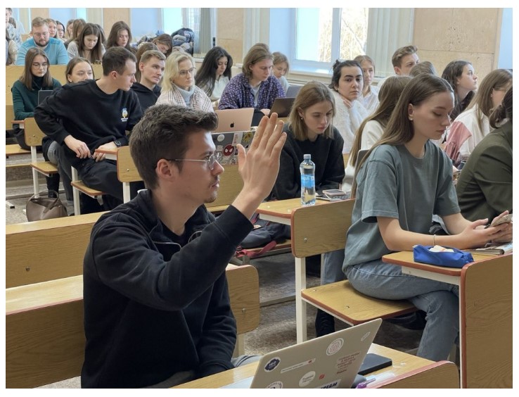 Аудитория студенты_ВШЭ УПроектом.jpg Аудитория студенты_ВШЭ УПроектом.jpg
